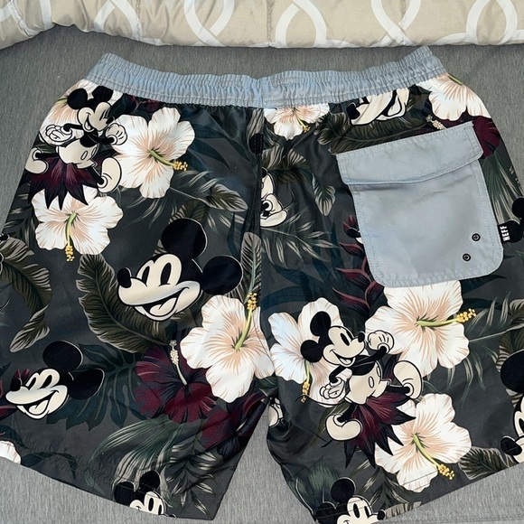 Disney Men's Mickey Mouse Floral Daily Hot Tub Board Shorts for Swimming Medium - Picture 7 of 10